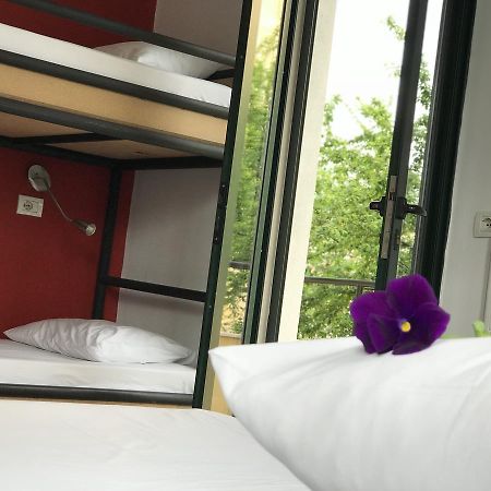 Destil Hostel Tirana Kültér fotó