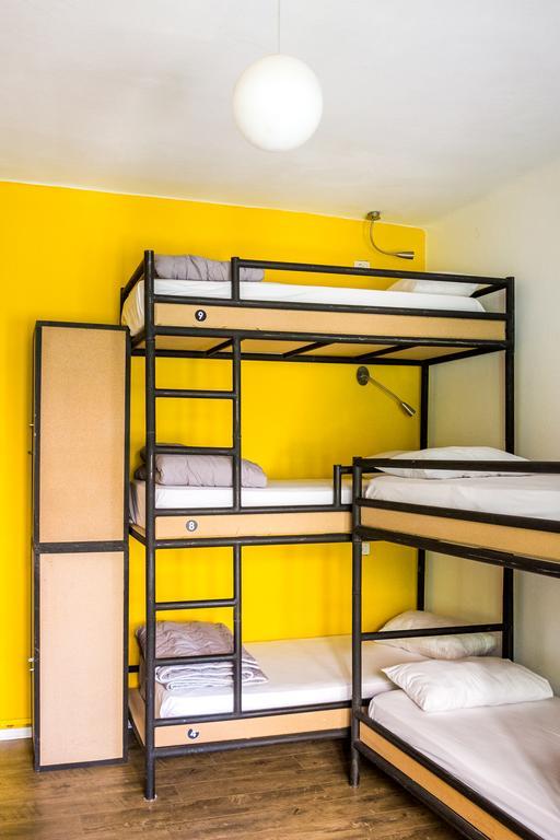 Destil Hostel Tirana Kültér fotó