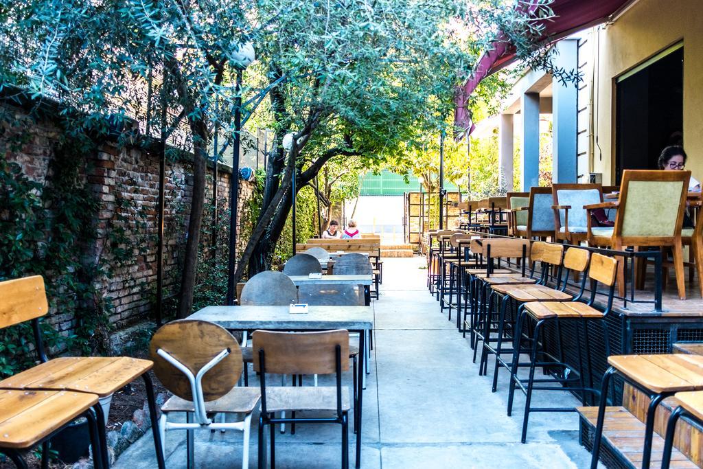 Destil Hostel Tirana Kültér fotó