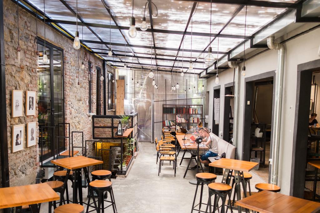 Destil Hostel Tirana Kültér fotó
