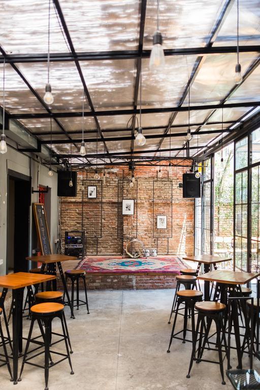 Destil Hostel Tirana Kültér fotó
