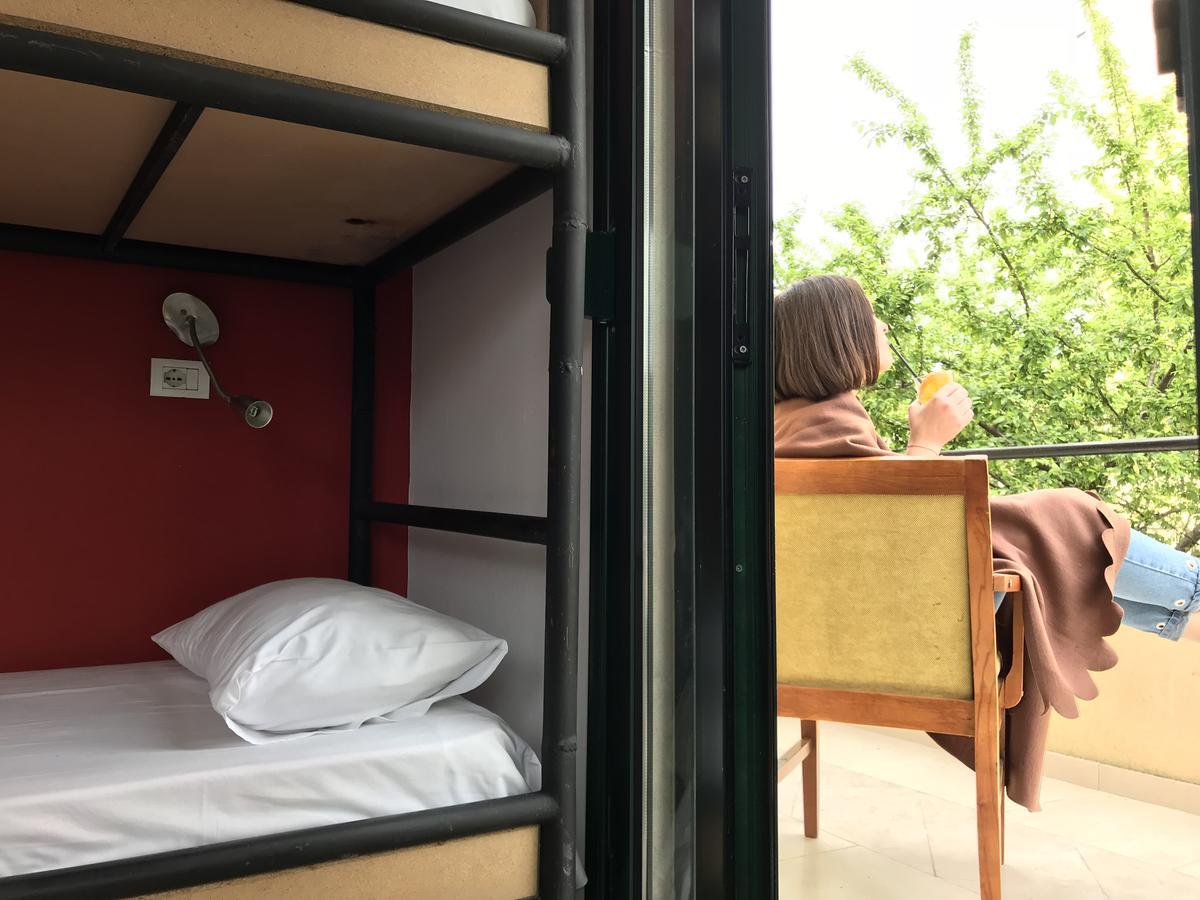 Destil Hostel Tirana Kültér fotó
